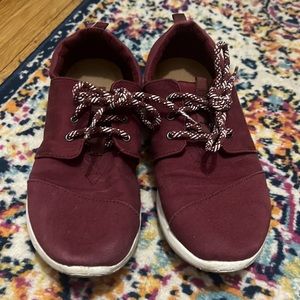 Tom’s Lace-Up Cabrillo Sneakers